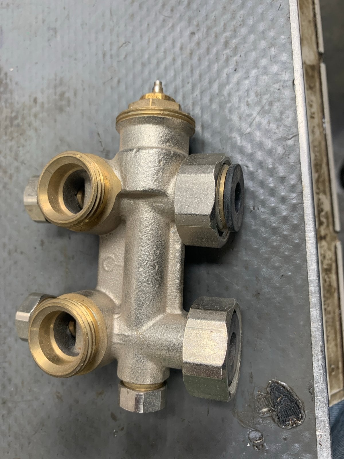 Verdelerventiel thermostatisch H onderblok radiator haaks, Ophalen, 30 tot 80 cm, Gebruikt, Overige typen
