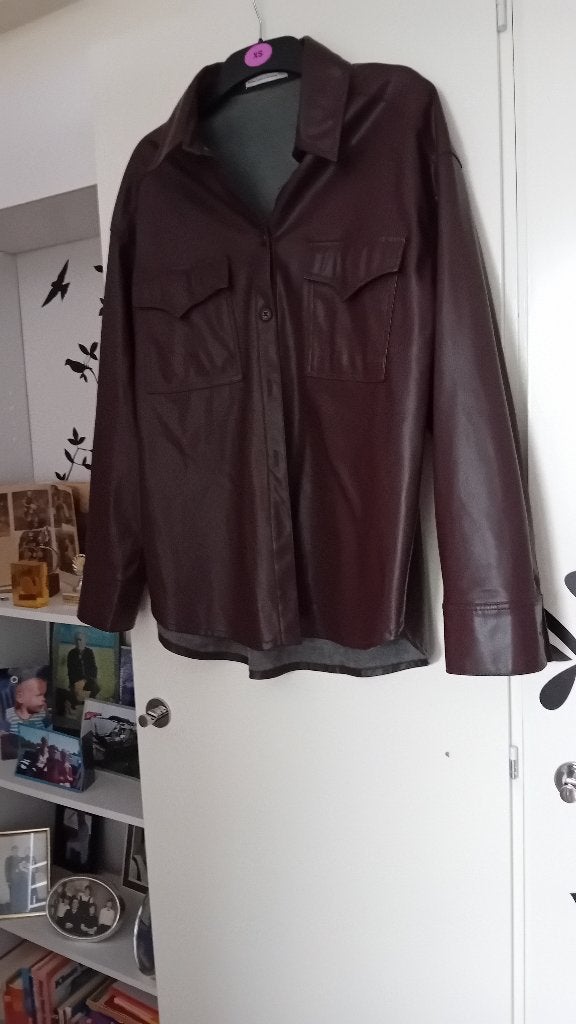 Nep bruin leren jasje / overhemd nieuw, Kleding | Dames, Maat 38/40 (M), Bruin, Nieuw, Ophalen of Verzenden