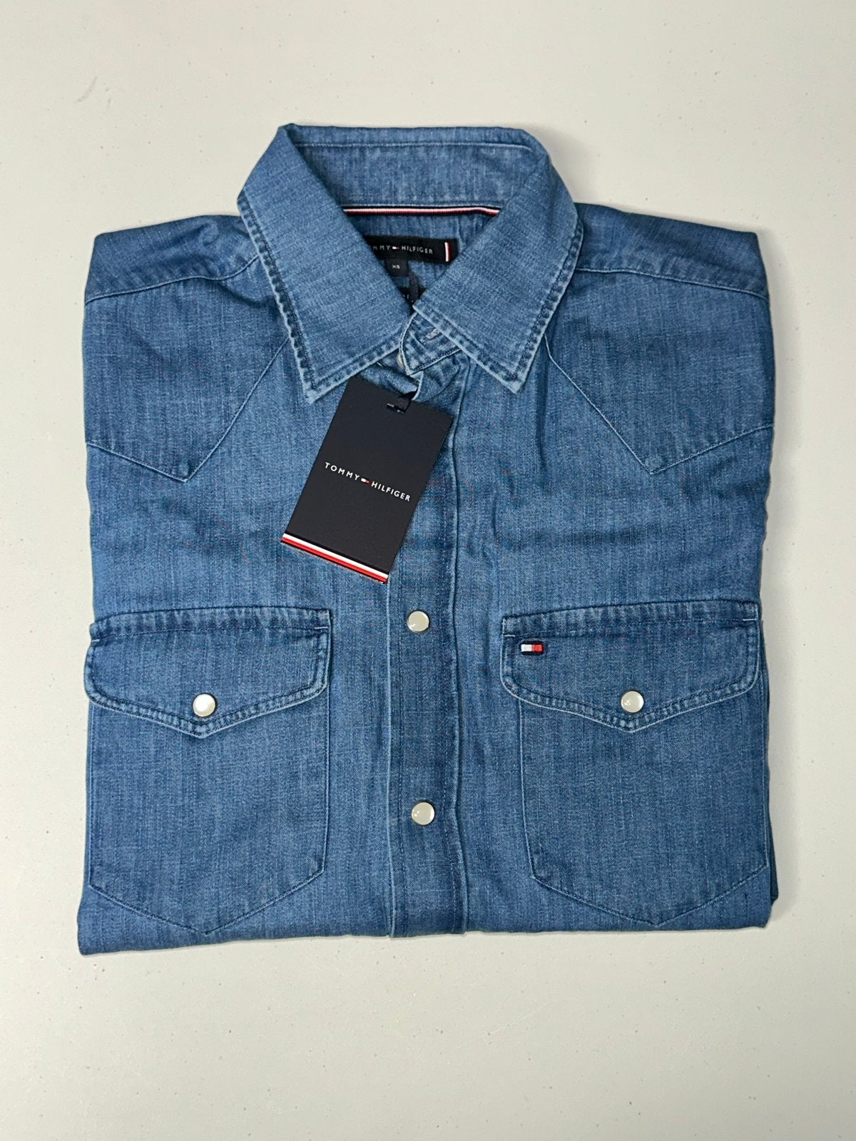 Tommy Hilfiger Lichtblauwe Denim Western Shirt XS Nieuw, Ophalen of Verzenden, Nieuw, Blauw, Halswijdte 38 (S) of kleiner