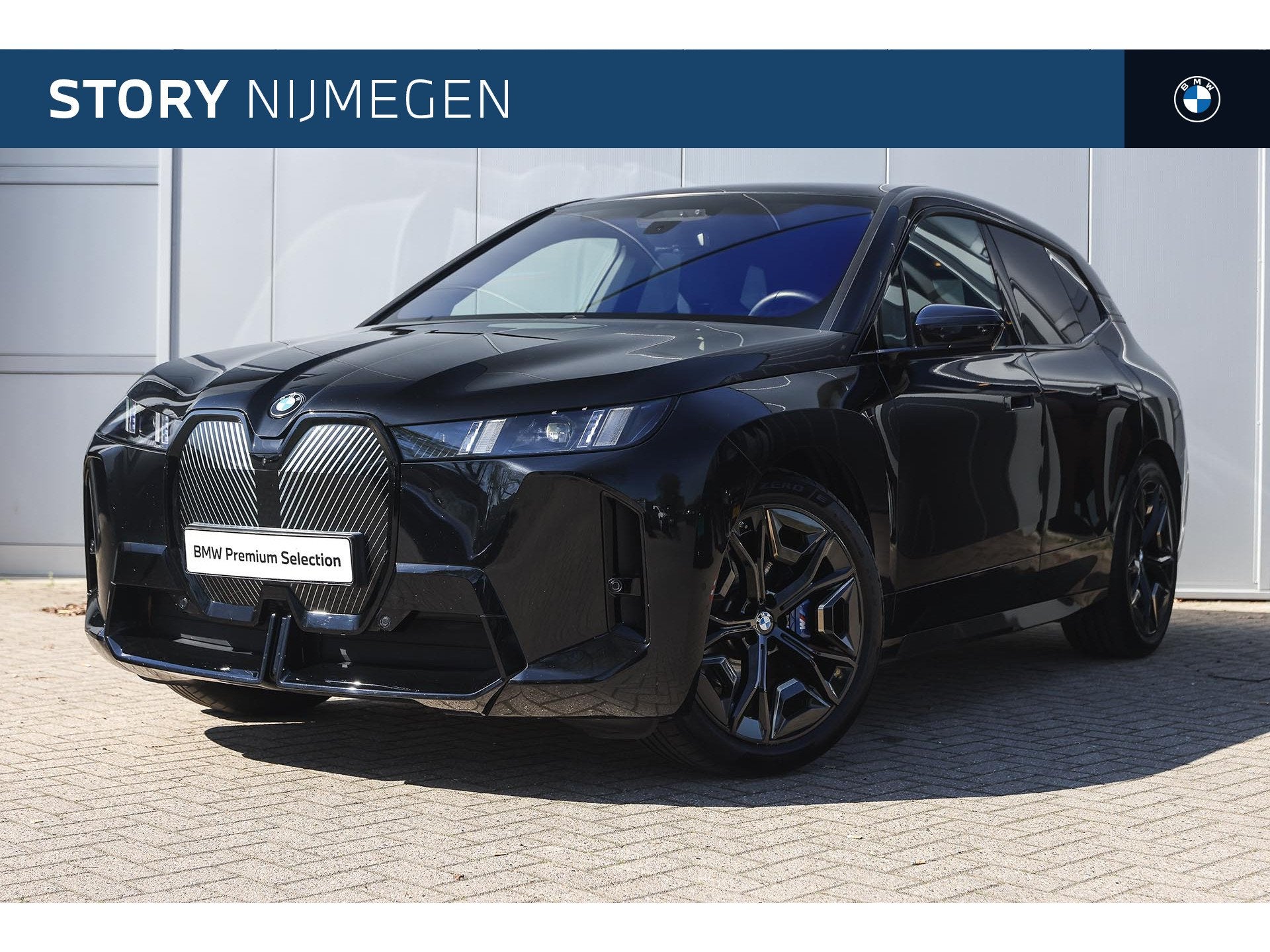 BMW iX xDrive60 M Sport / Panaromadak / Comfort Access / Sto