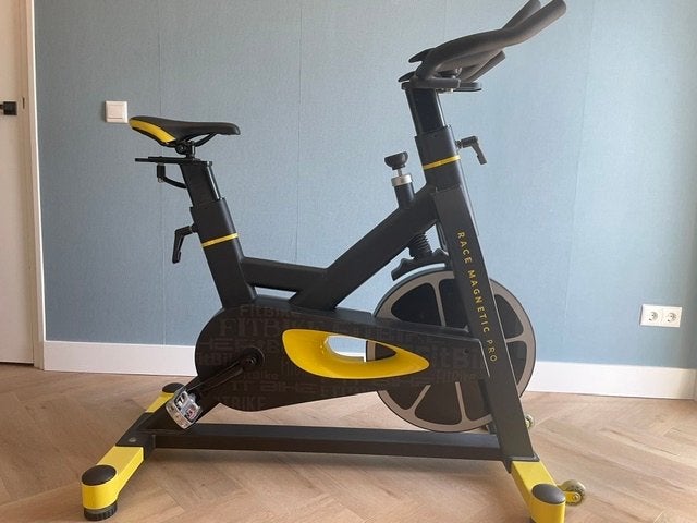 FitBike Race Magnetic Pro Spinningfiets - Zo goed als nieuw, Ophalen, Spinningfiets, Zo goed als nieuw, Metaal