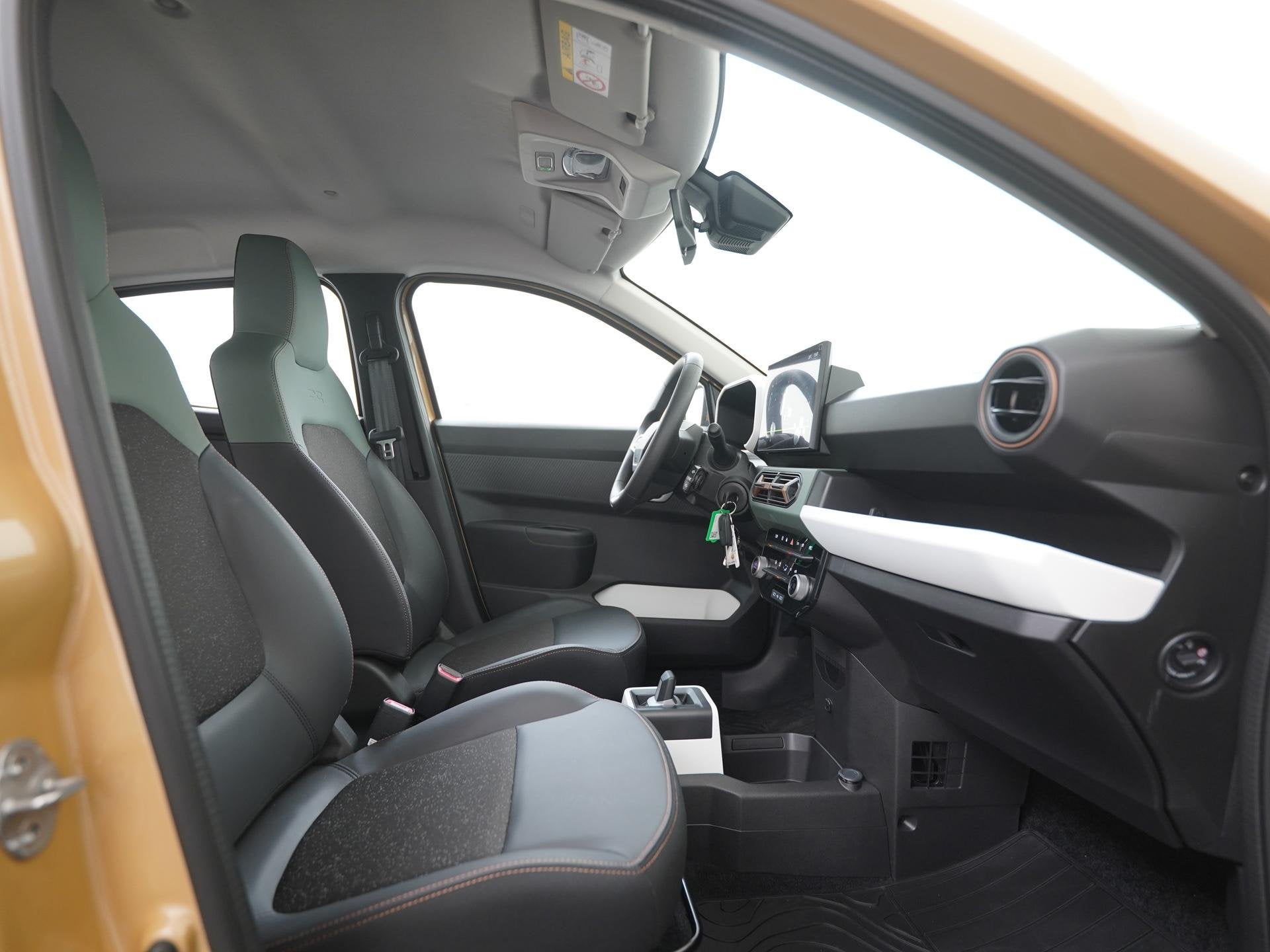 Dacia Spring Extreme 65 26.8 kWh | DC-snelladen | Achteruitc, Auto's, 12 maanden, Gebruikt, 4 stoelen, Leder en Stof