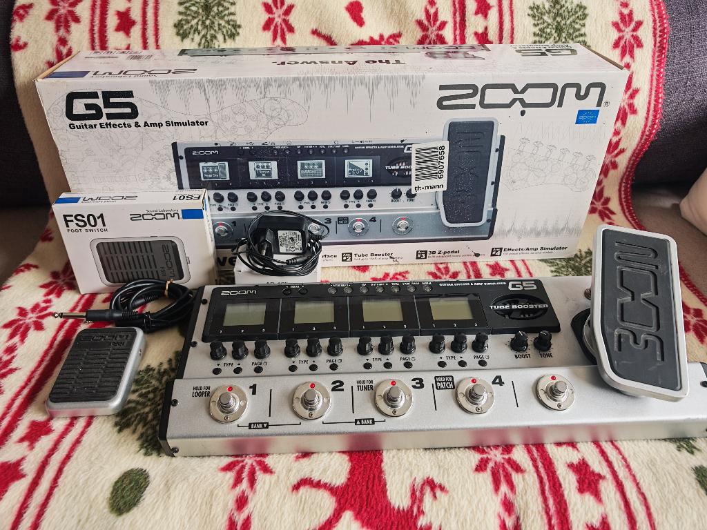 Zoom G5 Multi Effects Pedal + FS01 Footswitch, Muziek en Instrumenten, Effecten, Ophalen, Zo goed als nieuw, Multi-effect