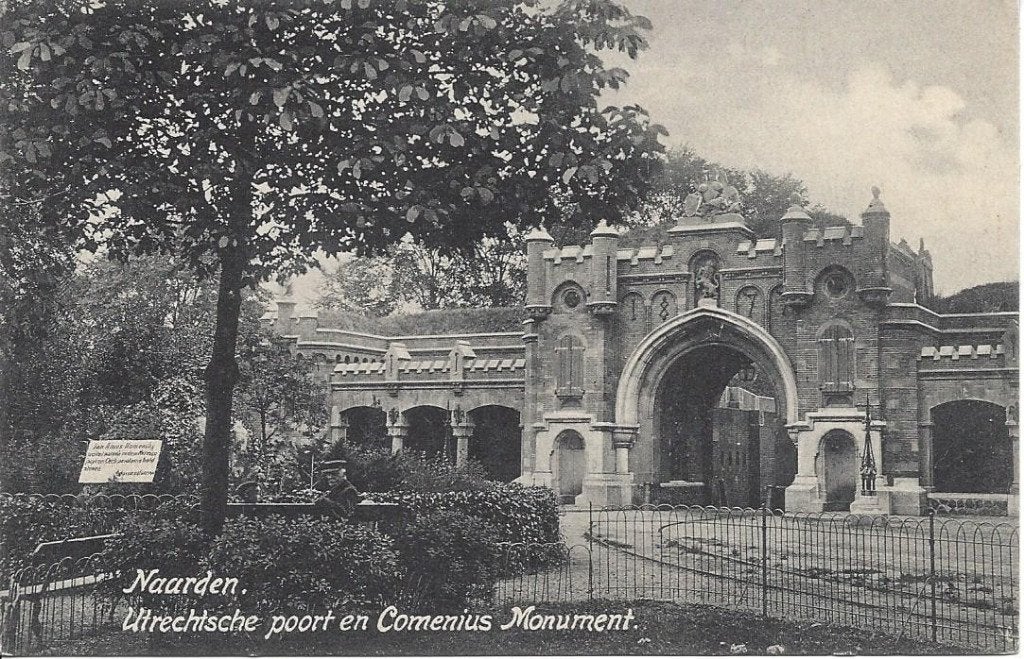 Naarden, Utrechtsche poort en Comenius Monument, Trambaan, Ophalen of Verzenden, Voor 1920, Ongelopen, Noord-Holland