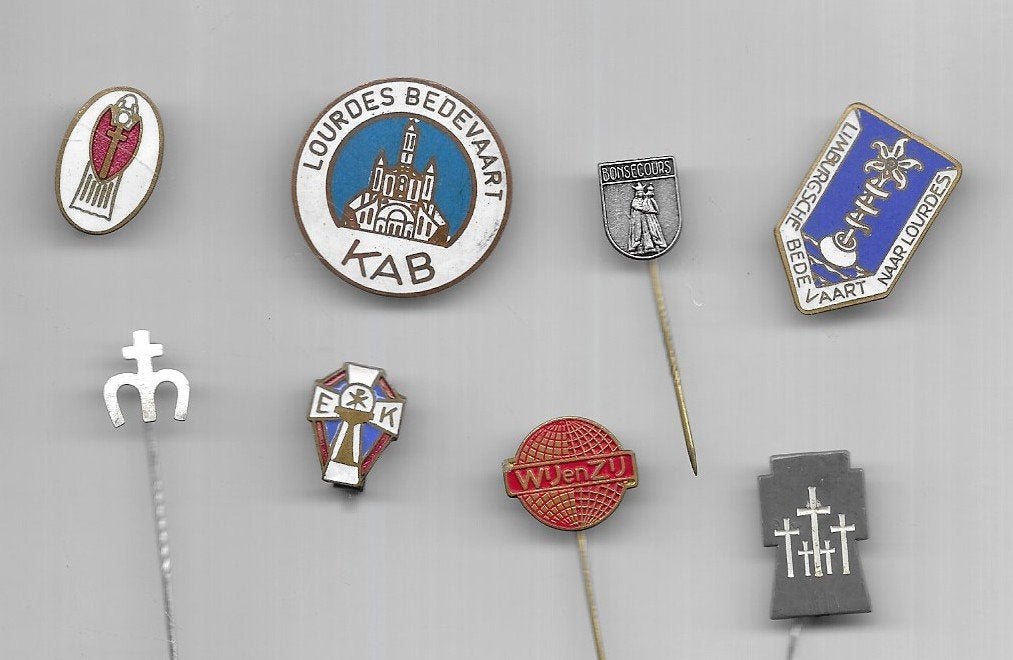 RELIGIE GODSDIENST 8 VERSCHILLENDE SPELDEN, Ophalen of Verzenden, Gebruikt, Overige onderwerpen, Speldje of Pin