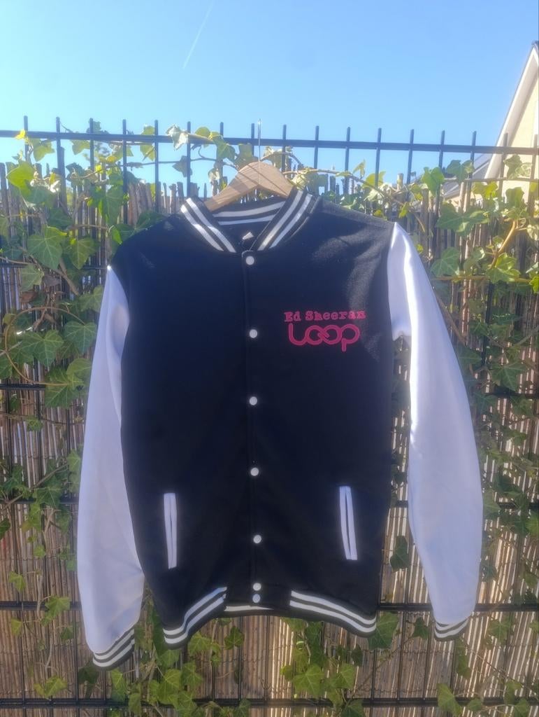 Ed Sheeran Loop Tour 2026 vest baseball maat S Nieuw, Ophalen, Zo goed als nieuw, Maat 36 (S), Zwart