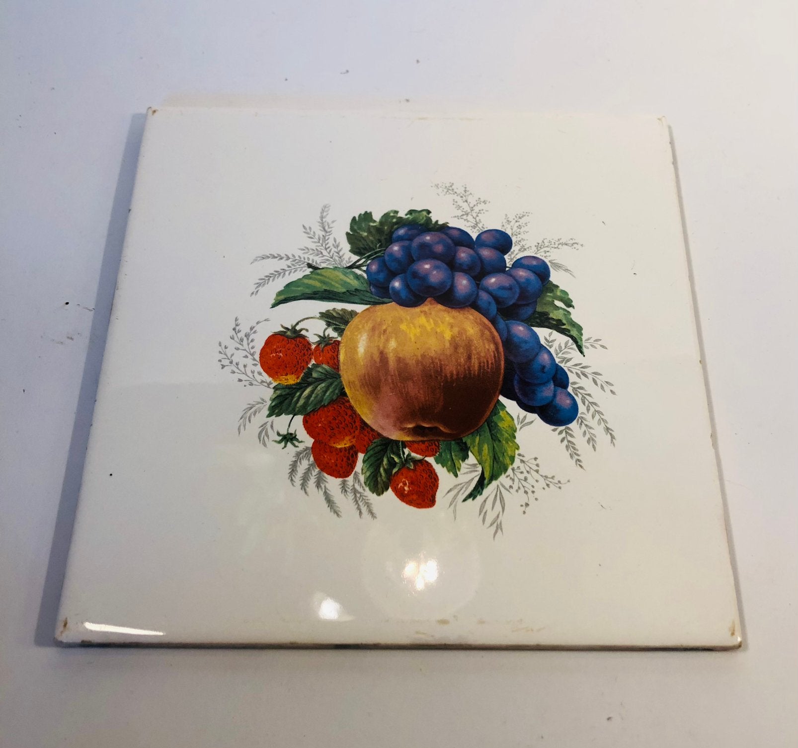 Vintage tegeltje met fruit opdruk, gemaakt in Duiu, Ophalen of Verzenden