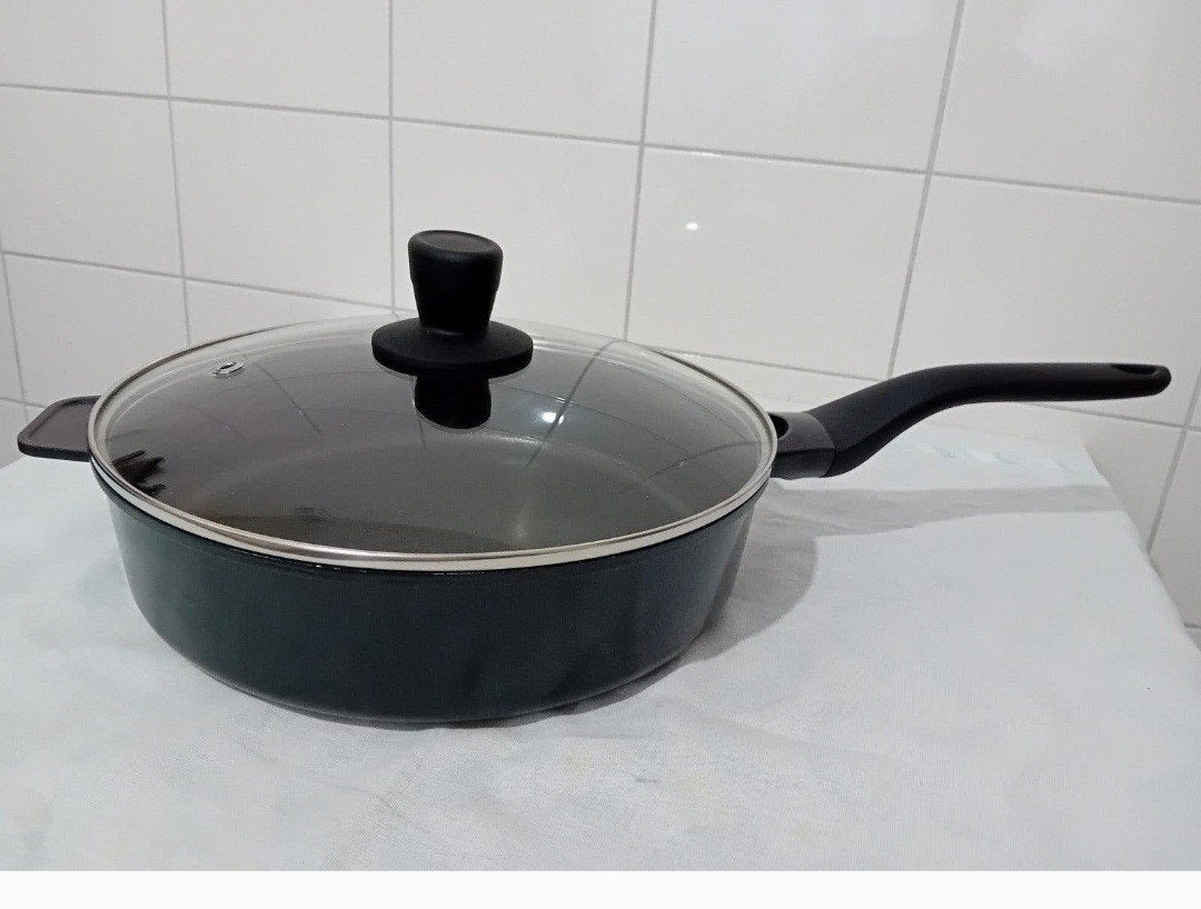 Hapjespan Met Deksel Glazen 28 cm. Nieuw!, Met deksel, Ophalen, Nieuw, Aluminium