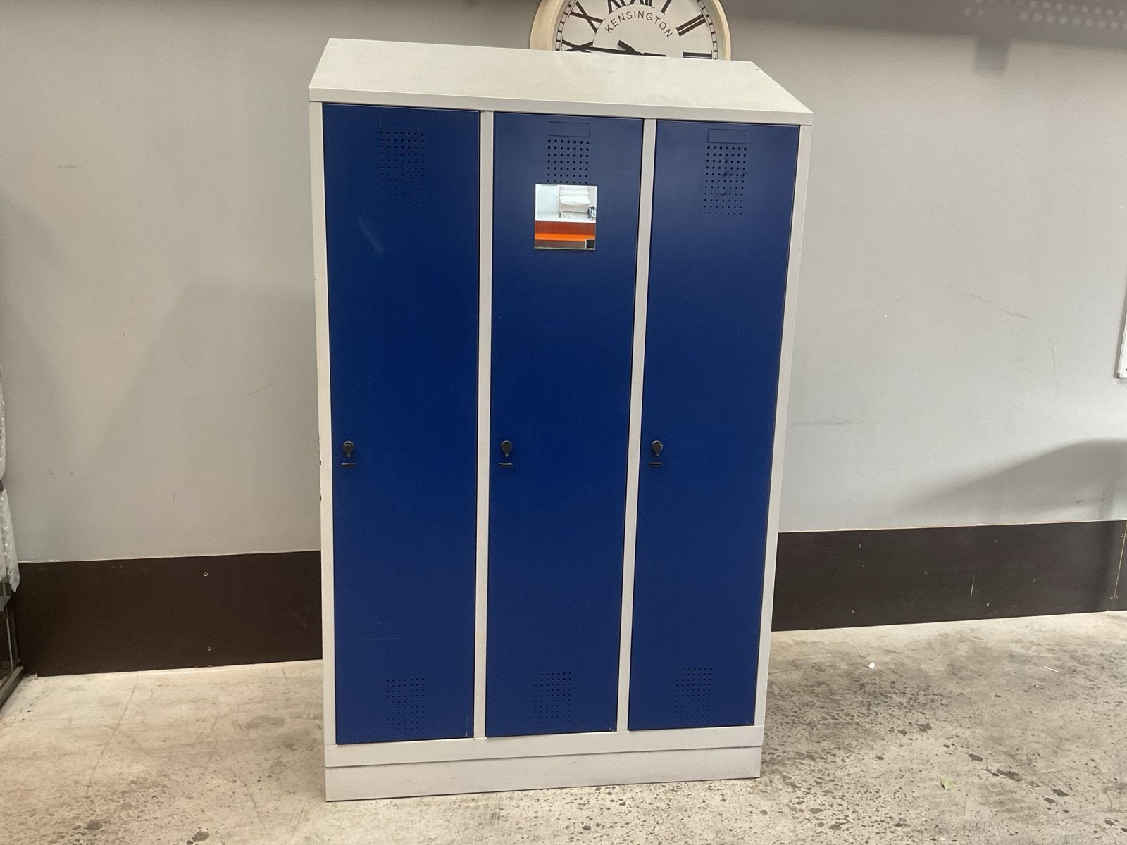 Metalen locker met 3 deuren - Blauw/Grijs, Ophalen, Gebruikt, Adriemarktplaats@gmail.com, Duurzaamheidsring 470 Meerkerk