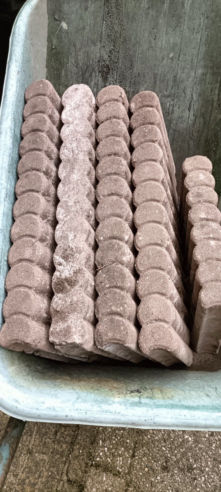 Gratis ophalen! 7 border randen en 2 halve border randen, Ophalen, Gebruikt, Border, Beton