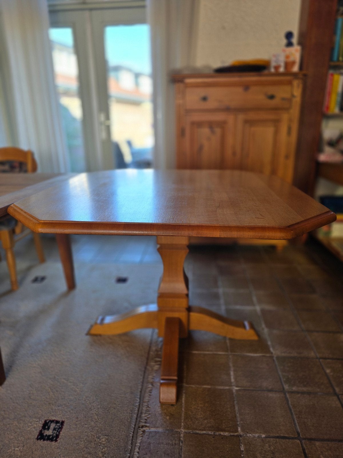 Set: eettafel, kast, salontafel, tv-meubel, stoelen, Ophalen, Zo goed als nieuw, 4 tot 6 stoelen