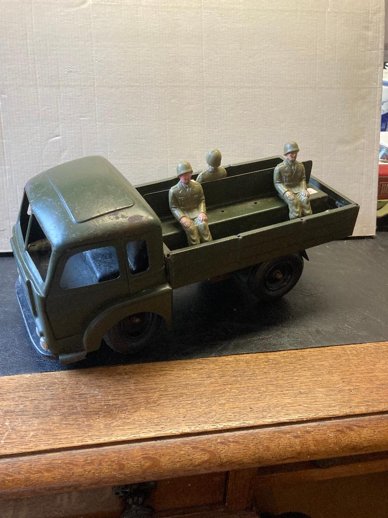 Grote blikken militaire Renault van CIJ, Verzenden