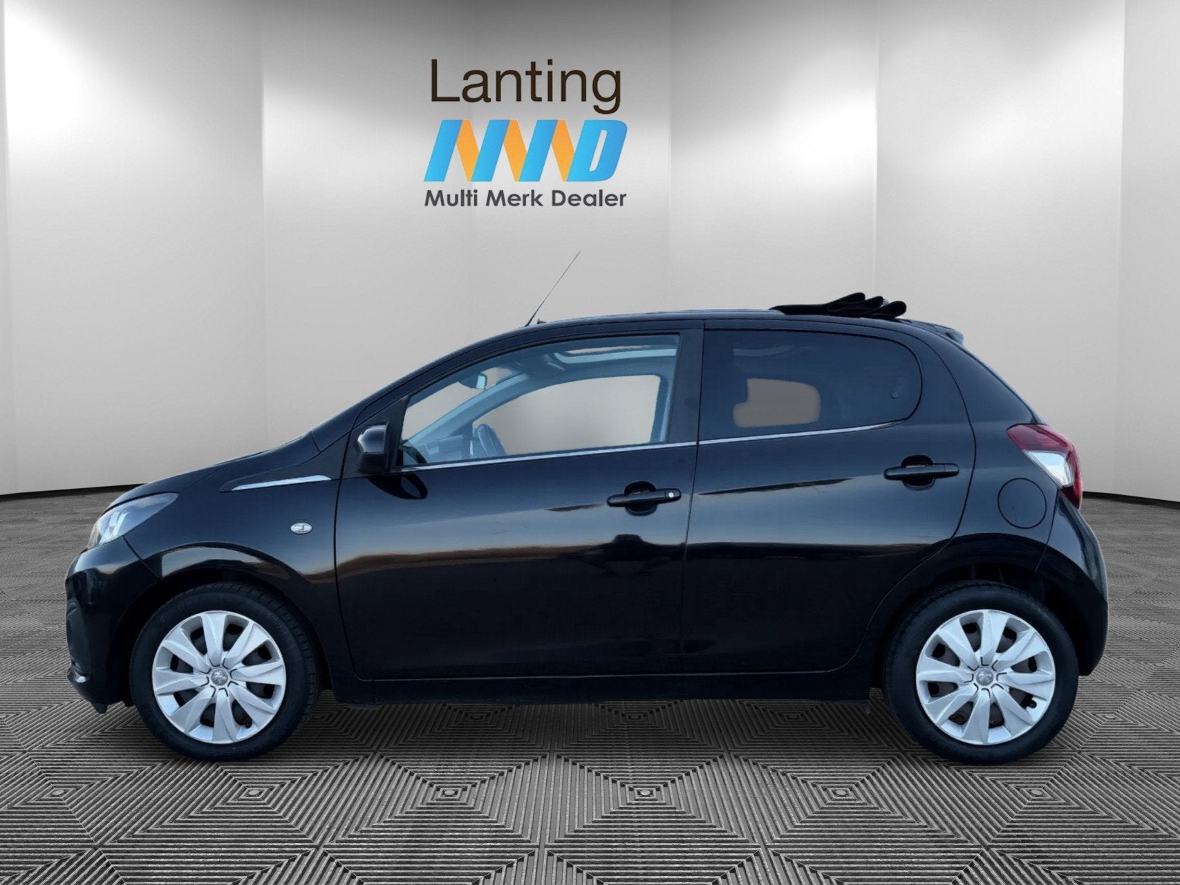 Peugeot 108 1.0 e-VTi Active TOP! Elektrisch vouwdak | Airco, Voorwielaandrijving, Stof, Gebruikt, Met garantie (alle)