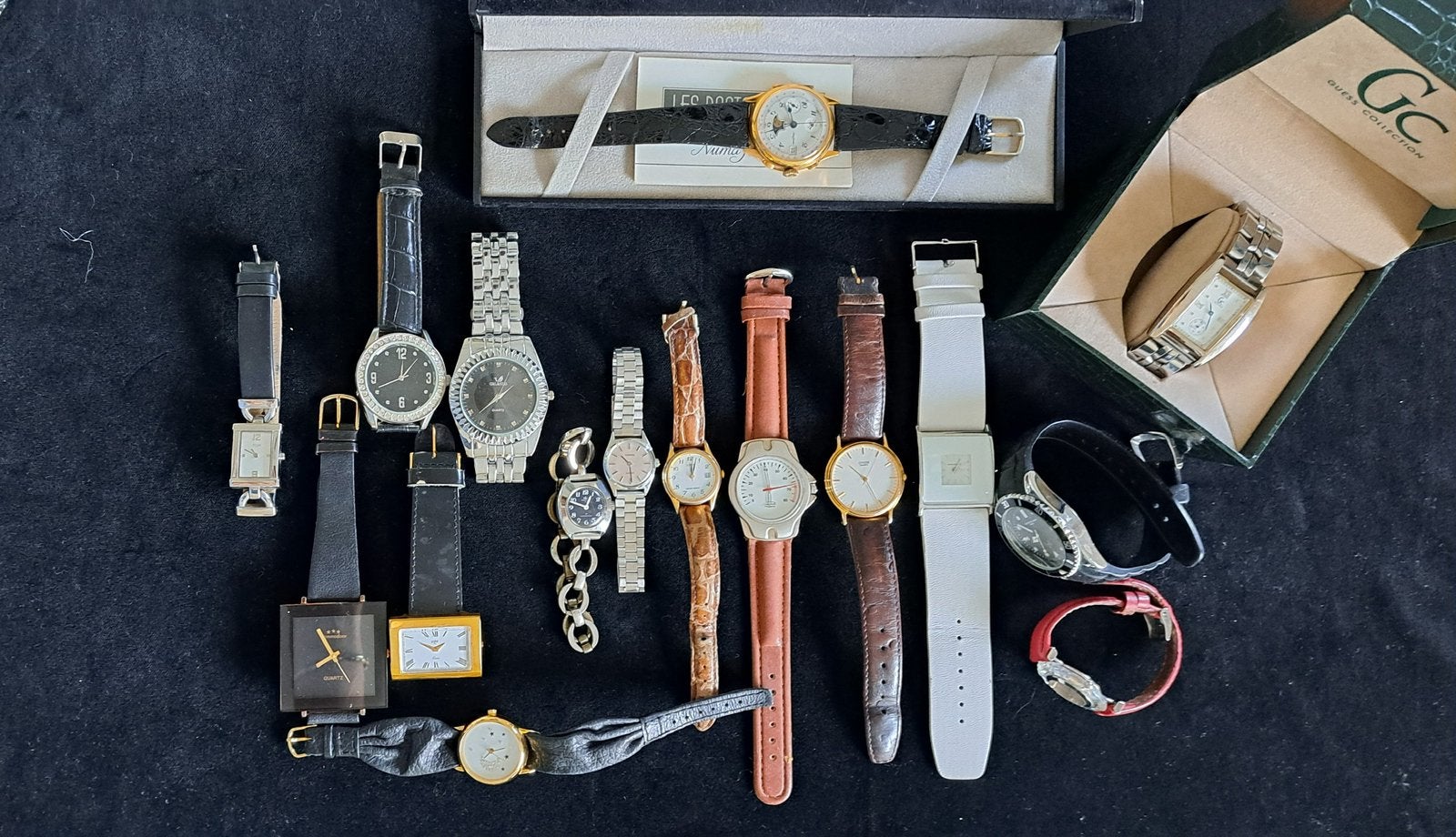 16 horloges o.a Numa Jeanine. Guess en vele andere, Overige merken, Polshorloge, Ophalen of Verzenden, Leer