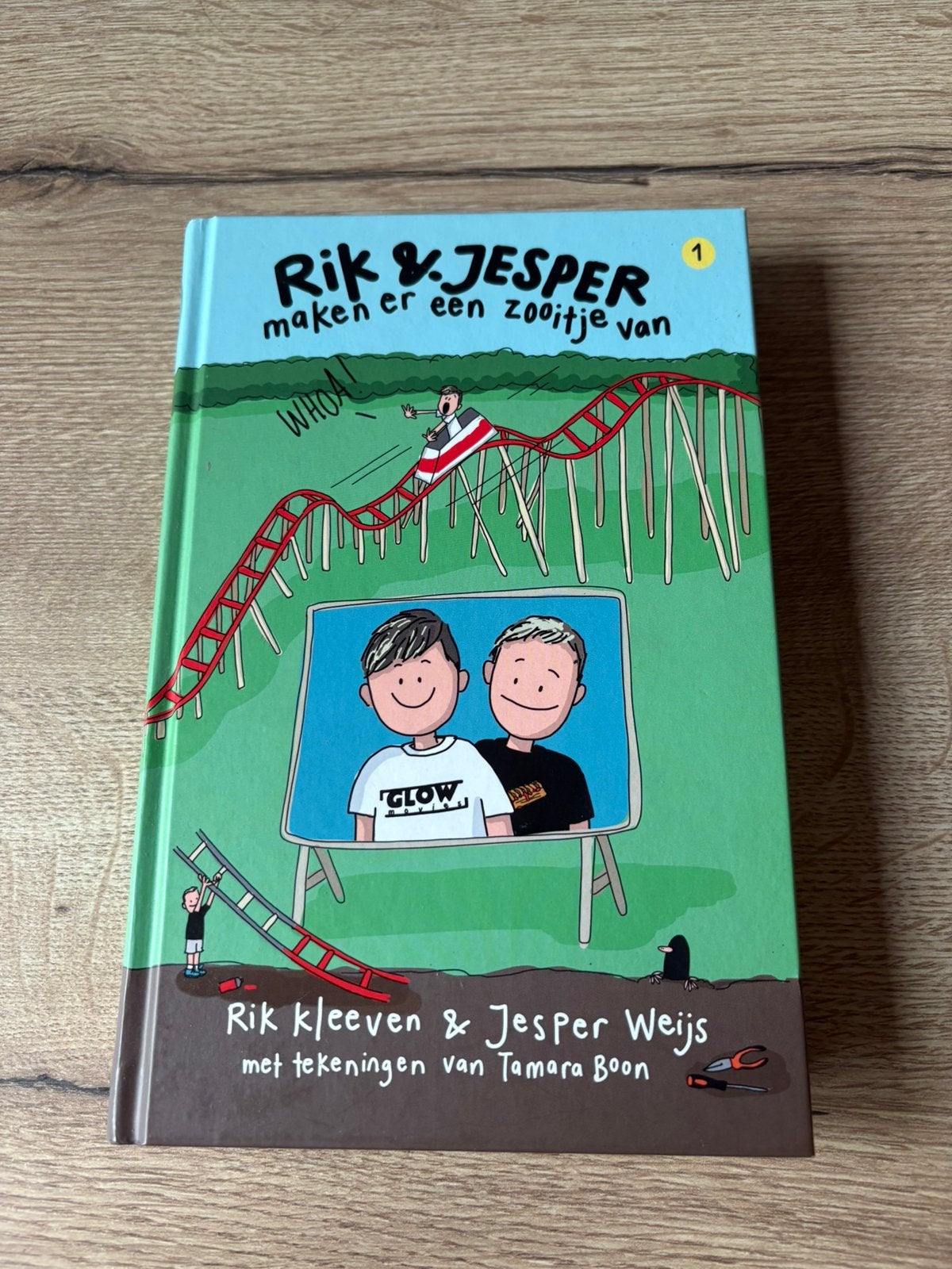 Glowmovies boek 1, Ophalen of Verzenden, Zo goed als nieuw