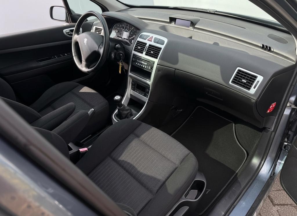 Peugeot 307 SW 2.0-16V Premium Clima Cruise Pano Trekhaak NA, Auto's, 730 kg, Gebruikt, 4 cilinders, 7 stoelen