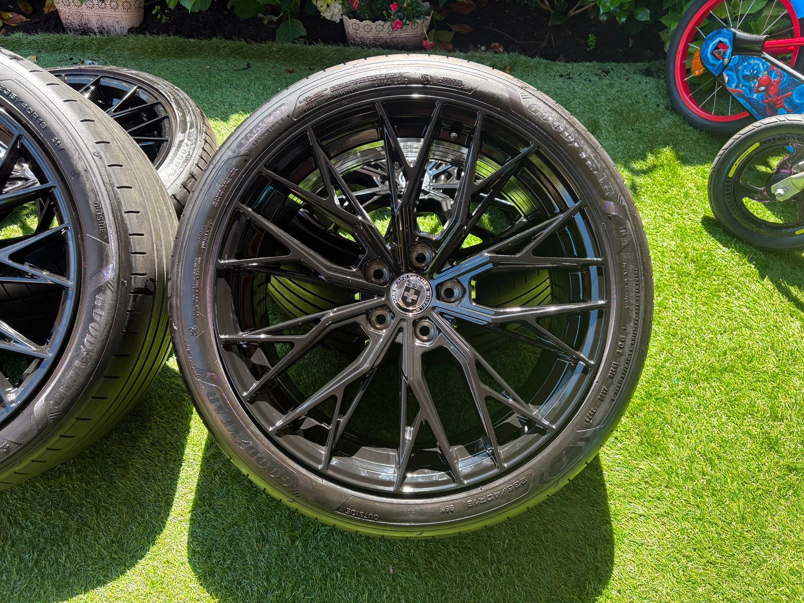 Nieuwe 19 inch velgen 235/40/19 VW Golf Passat Seat Skoda, Auto-onderdelen, Banden en Velgen, Banden en Velgen, Nieuw, 235 mm