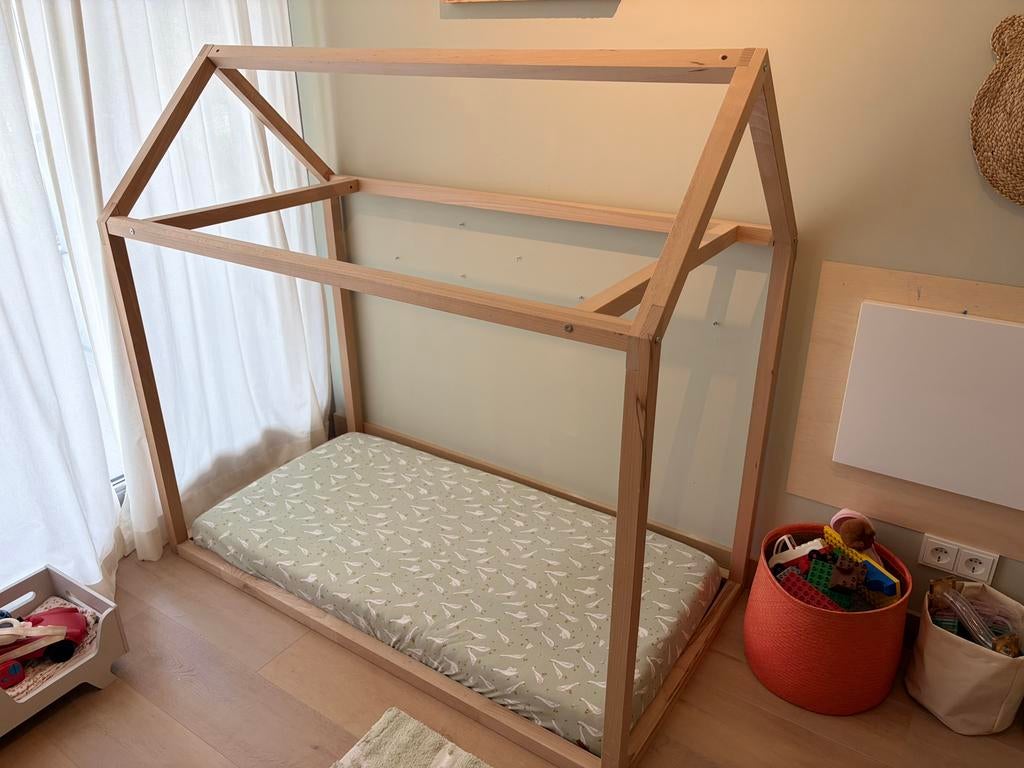 Bedhuisje peuterbed/montessoribed/speelhuisje met tentdoek, Ophalen, 70 tot 85 cm, 140 tot 160 cm, Zo goed als nieuw