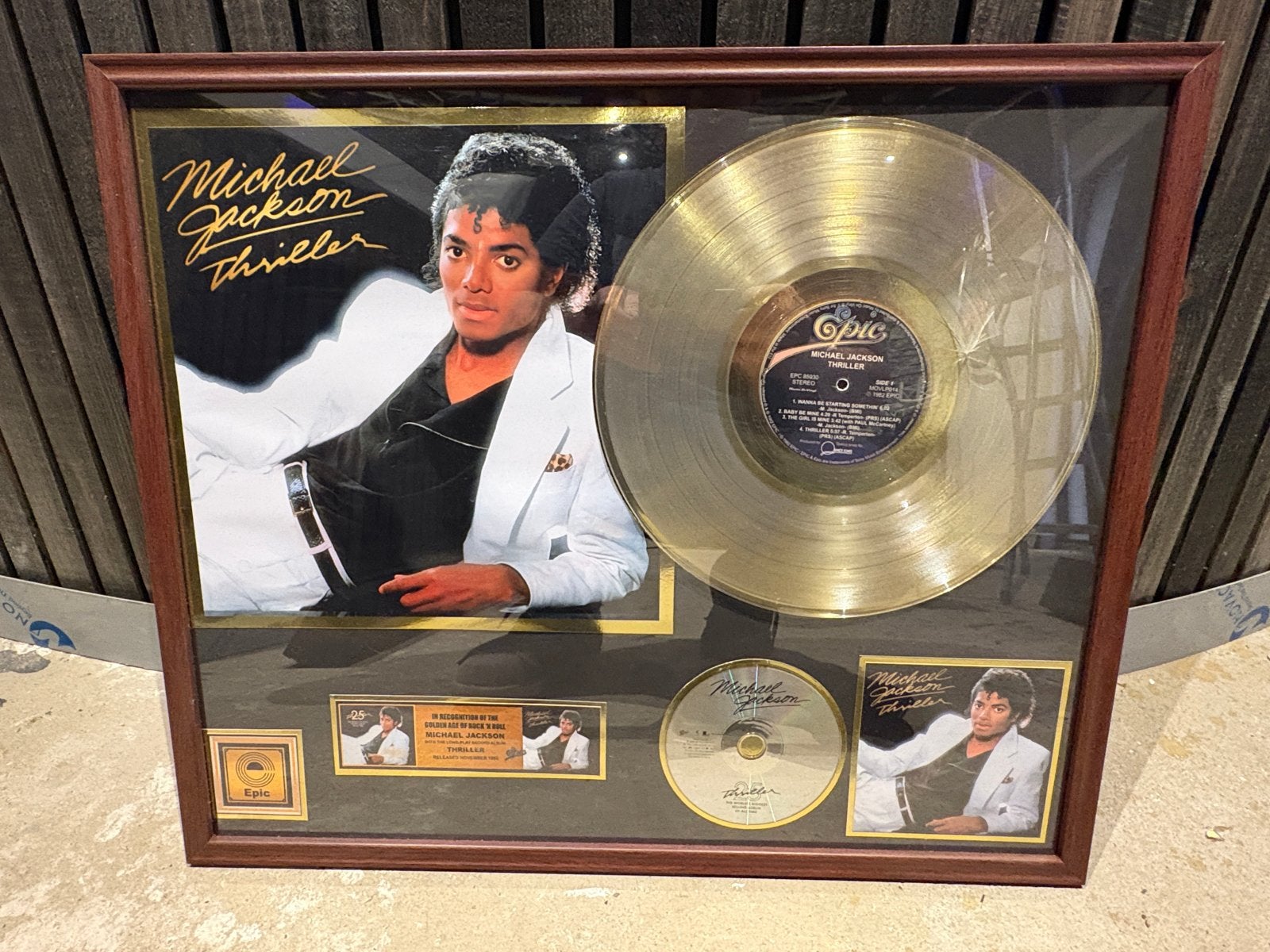 Michael Jackson Thriller Gouden Plaat Ingelijst, Cd's en Dvd's, Limited edition, Ophalen of Verzenden, Zo goed als nieuw, 12 inch