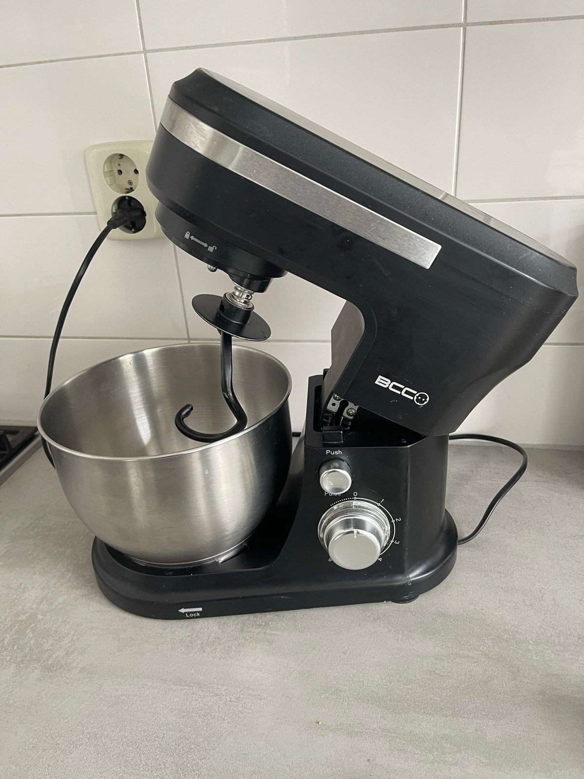 BCC Keukenmachine KM22-01 - Zwart- DEFECTE draaiknop, 3 tot 4 liter, Ophalen of Verzenden, Gebruikt, 3 snelheden of meer