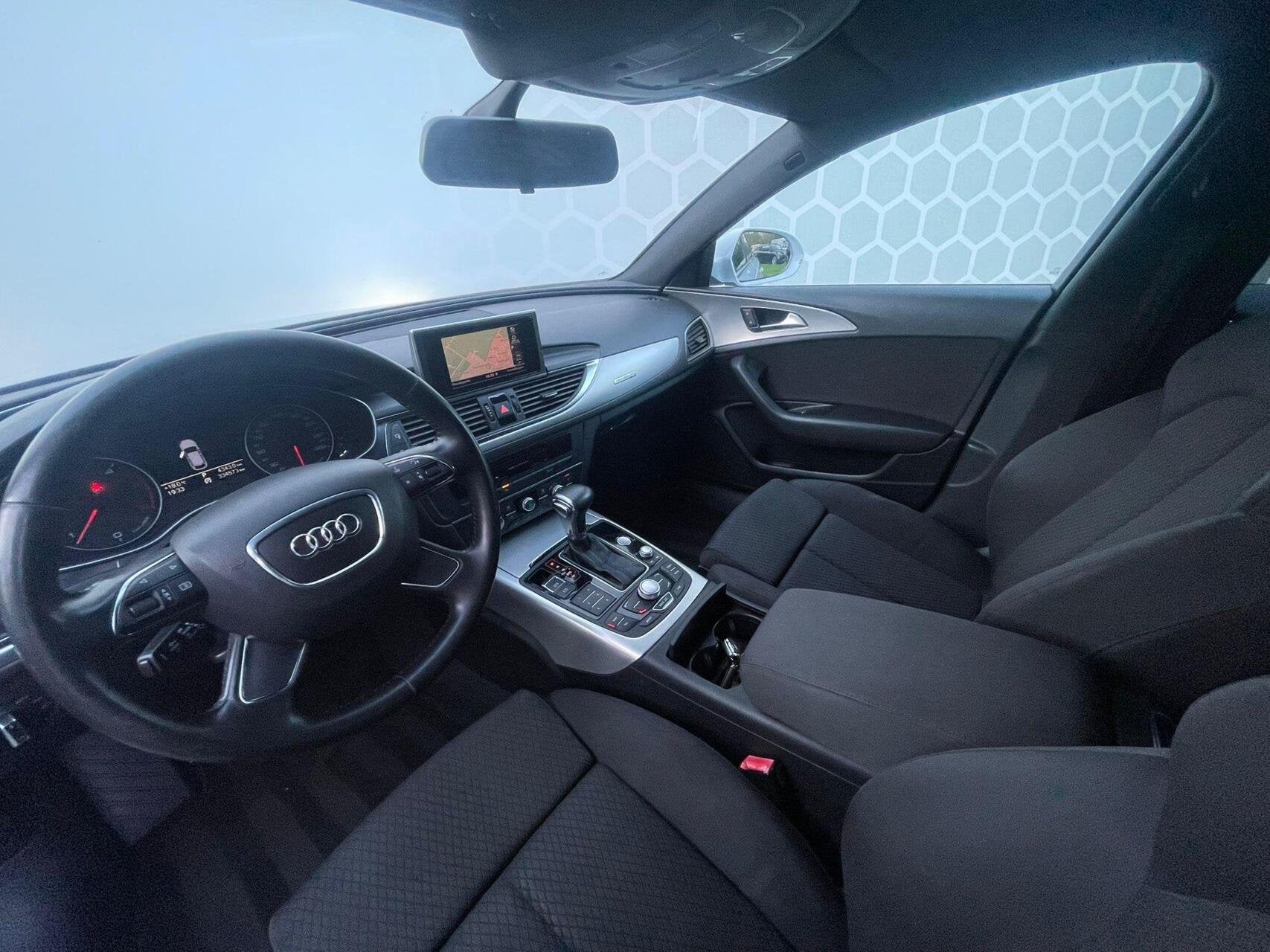 Audi A6 Avant 3.0 TDI quattro Pro Line Plus Automaat, Auto's, Audi, Automaat, Euro 5, Stof, Zwart
