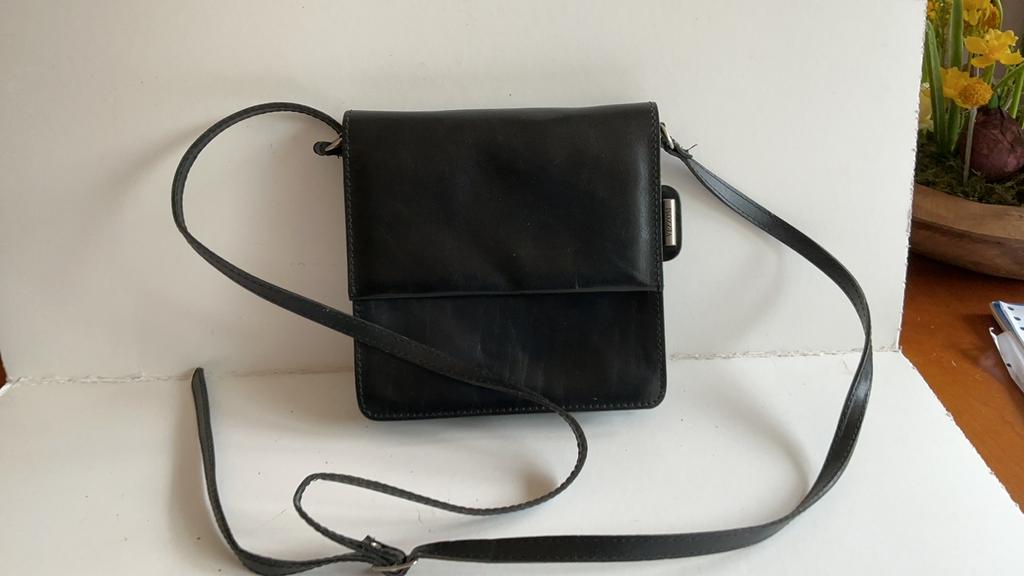 Vezzosi kleine zwarte handtas, Sieraden, Tassen en Uiterlijk, Tassen | Damestassen, Ophalen of Verzenden, Zwart, Handtas