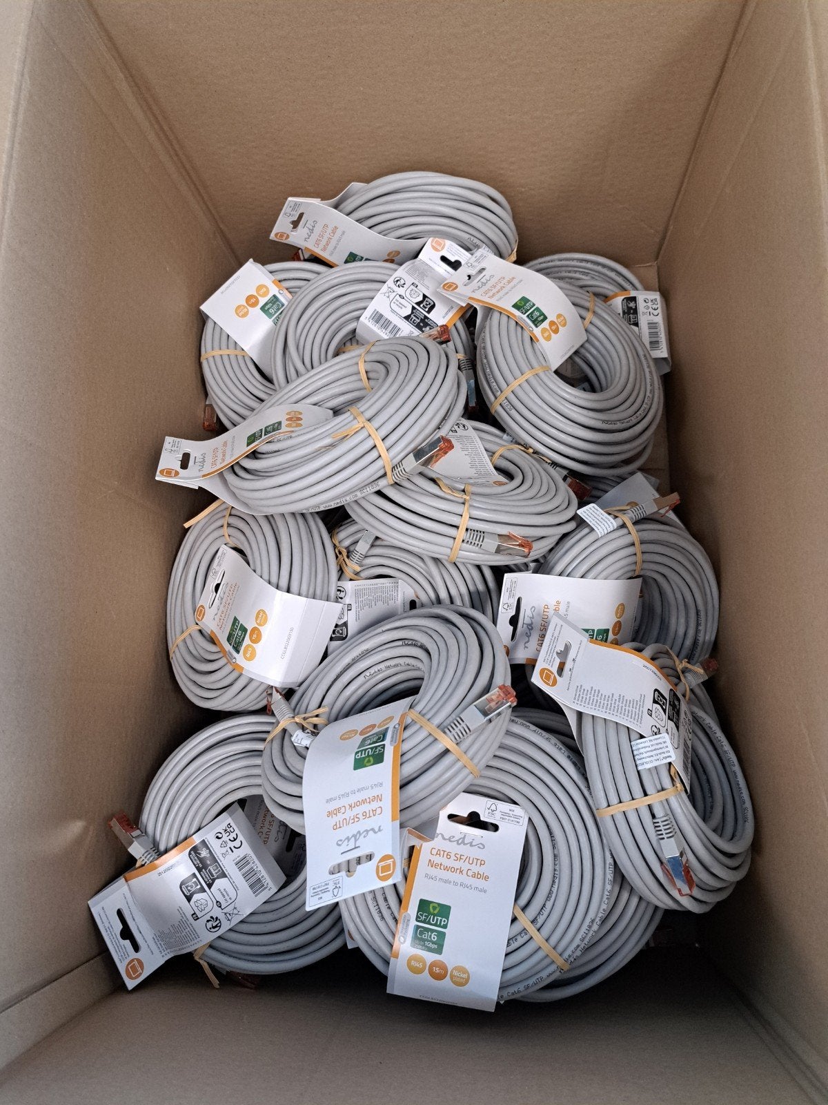 28x Nedis UTP Kabel Cat 6 SF/UTP RJ45 - 15 Meter, Computers en Software, Nieuw, De Run 1110, 5503 LA Veldhoven, Nederland, Info@nedis.com
