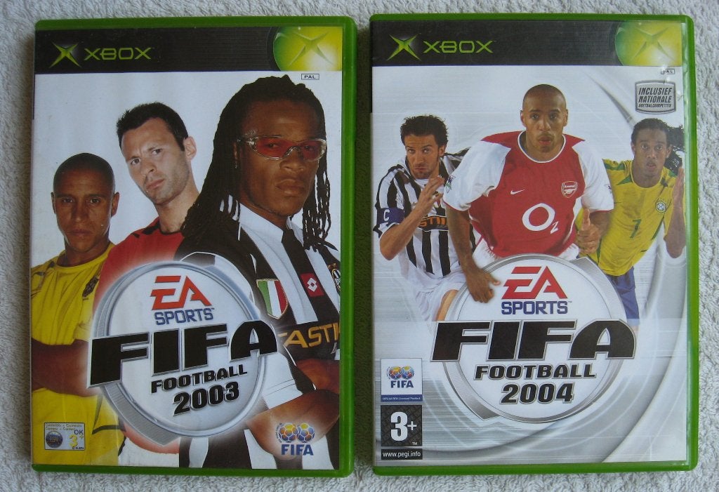 Voor XBOX - Fifa Football 2003 en 2004 (+ handleidingen), 1 speler, Eén computer, Ophalen of Verzenden, Zo goed als nieuw