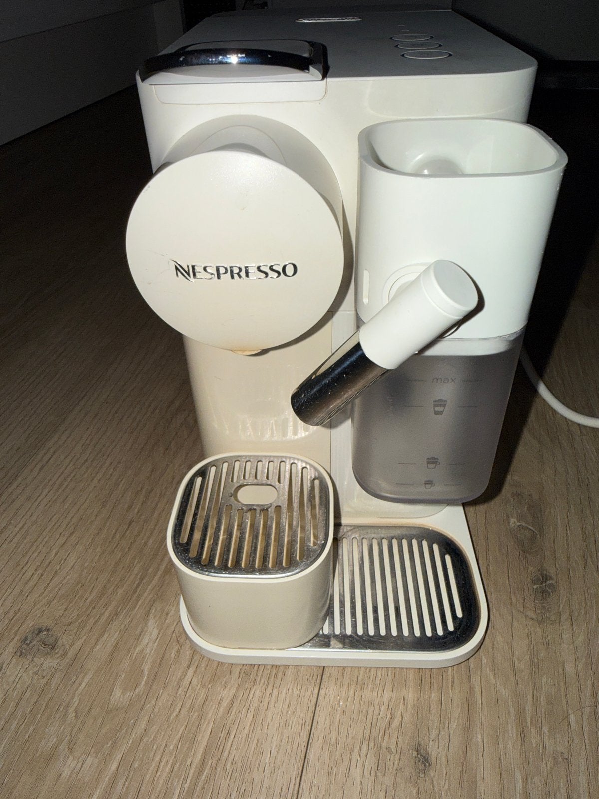 Nespresso Delonghi Lattissima one, Stoompijpje, Koffiepads en cups, Gebruikt, Koffiemachine