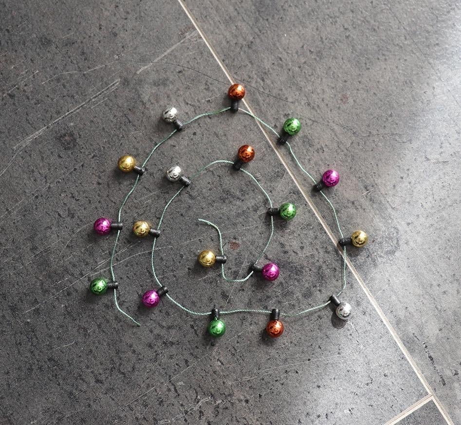 Feest lampjes ballen slinger miniatuur nieuw 1:12 glimmend, Verzamelen, Poppenhuizen en Toebehoren, Nieuw, Decoratie, Ophalen of Verzenden