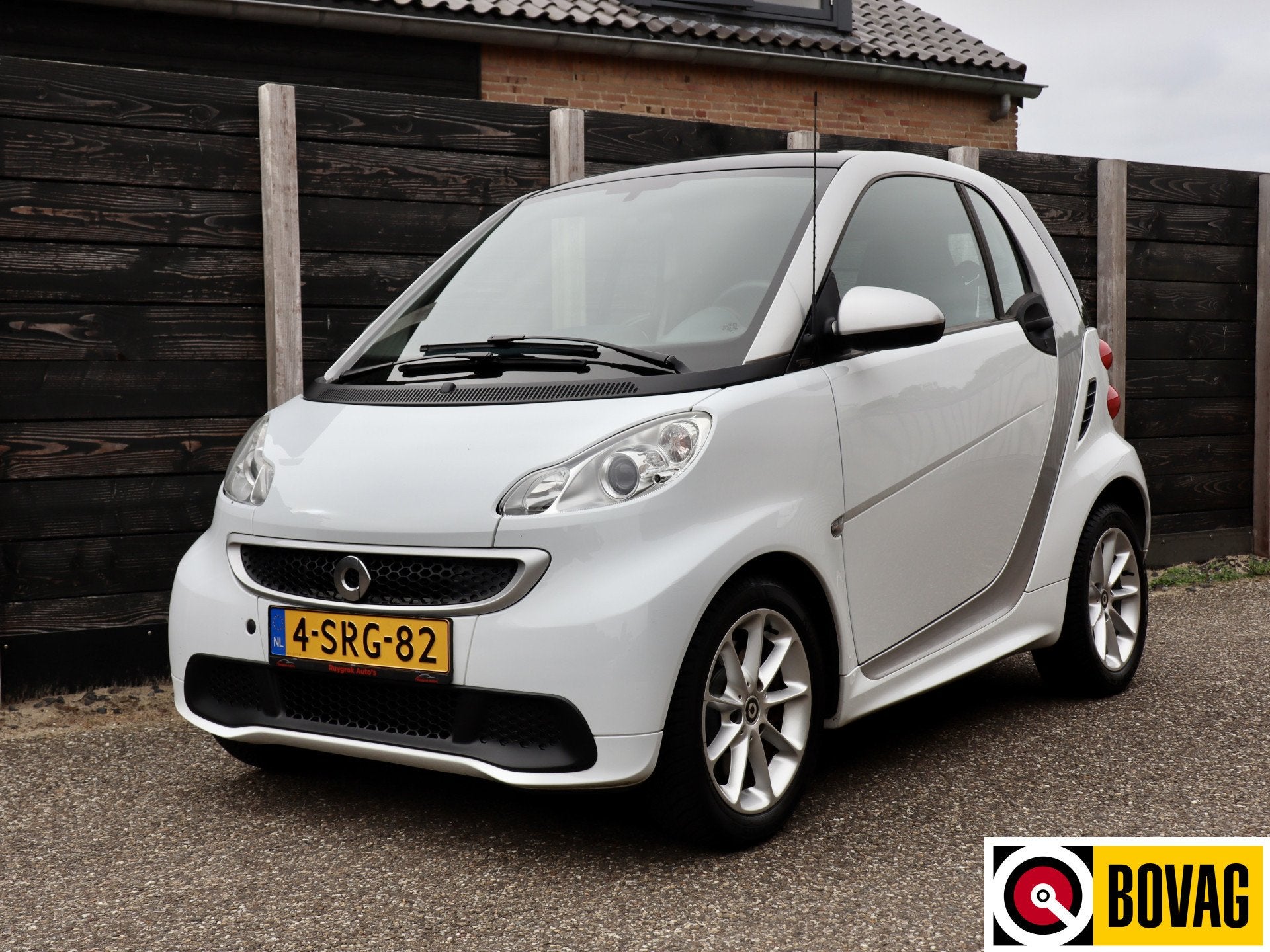 Smart Fortwo Coupé 1.0 mhd Passion automaat | pano | navi, Auto's, Automaat, Euro 5, Gebruikt, Zwart