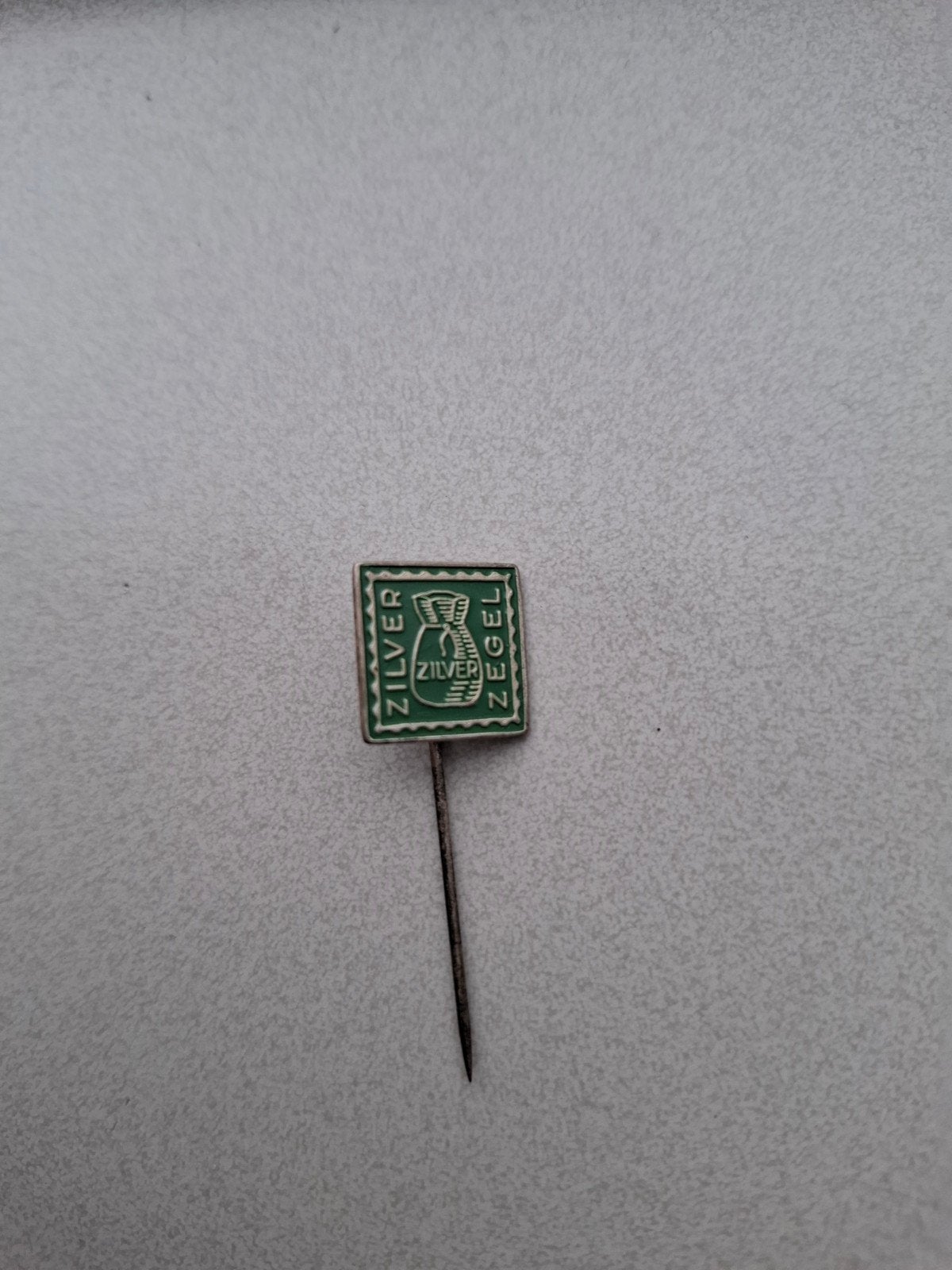 Vintage speldje pin prikker steekspeld ZILVER ZEGEL, Ophalen of Verzenden
