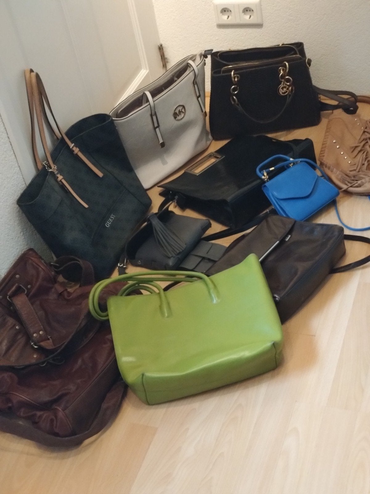 10 Handtassen Bundel: Guess, Furla, MK & Echt Leer, Verzenden, Zo goed als nieuw, Zwart, Handtas