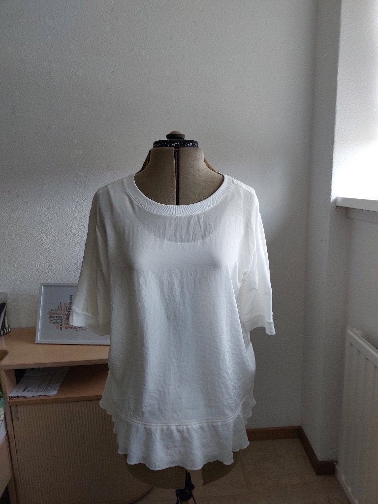 MARCCAIN!!  SPLINTERNIEUWE WITTE top  Maat  5, Kleding | Dames, Tops, Ophalen of Verzenden, Nieuw, Wit, Korte mouw