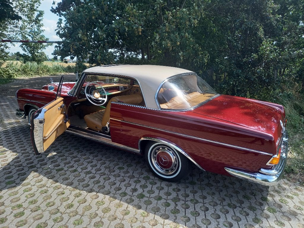 Mercedes W 111 220SE coupe te koop, Achterwielaandrijving, Beige, Handgeschakeld, Particulier