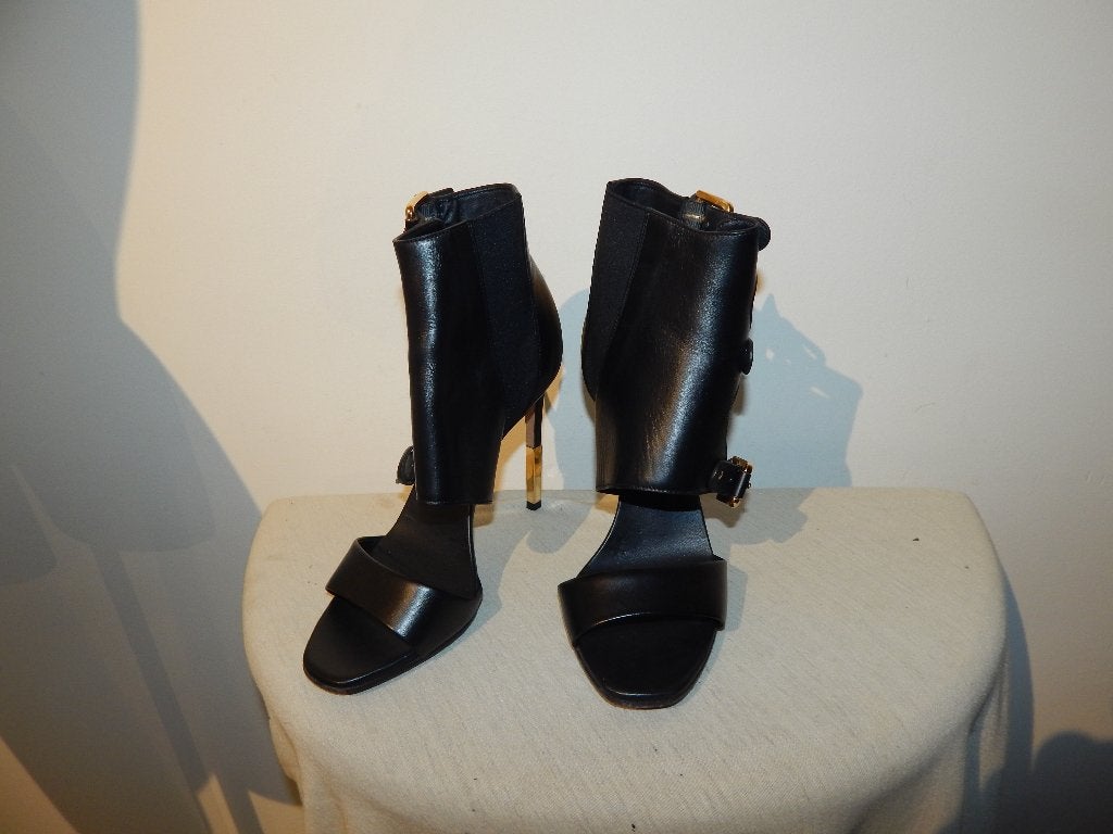 Balmain leren sandalen gouden gespen gouden hak Als Nieuw 39, Zwart, Zo goed als nieuw, Balmain, Sandalen of Muiltjes