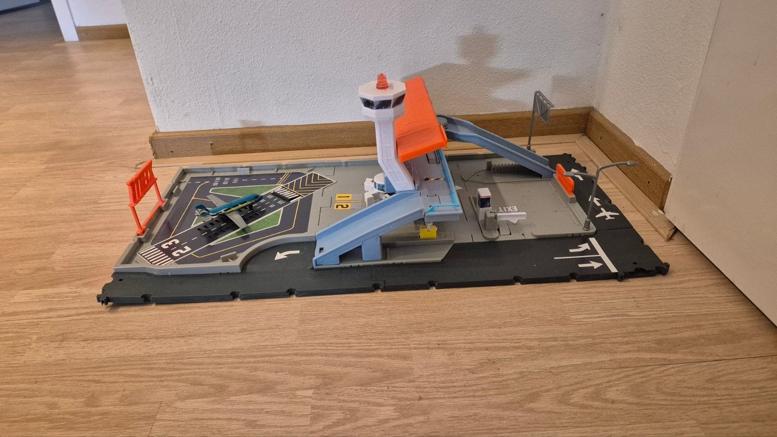 Matchbox action drivers vliegveld, Kinderen en Baby's, Ophalen of Verzenden, Zo goed als nieuw