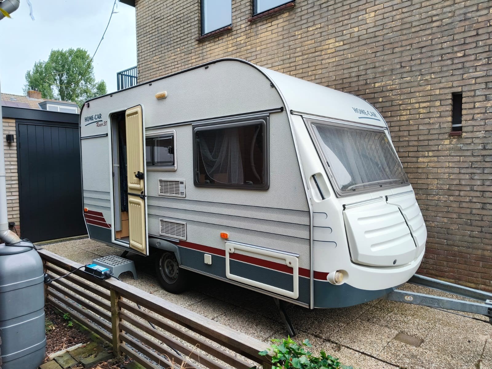 Home-car Racer 38 uit 1998 met treinzit naar stapelbed, Home-car, Treinzit, Dwarsbed, Tot en met 4