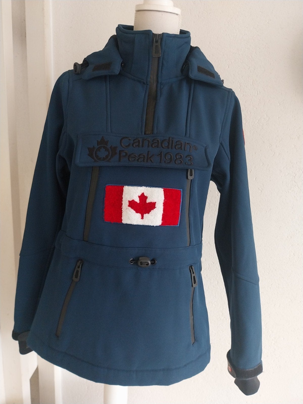 Canadian Peak 1983 Softshell Jas - Maat M Nieuw, Maat 38/40 (M), Blauw, Nieuw, Ophalen of Verzenden