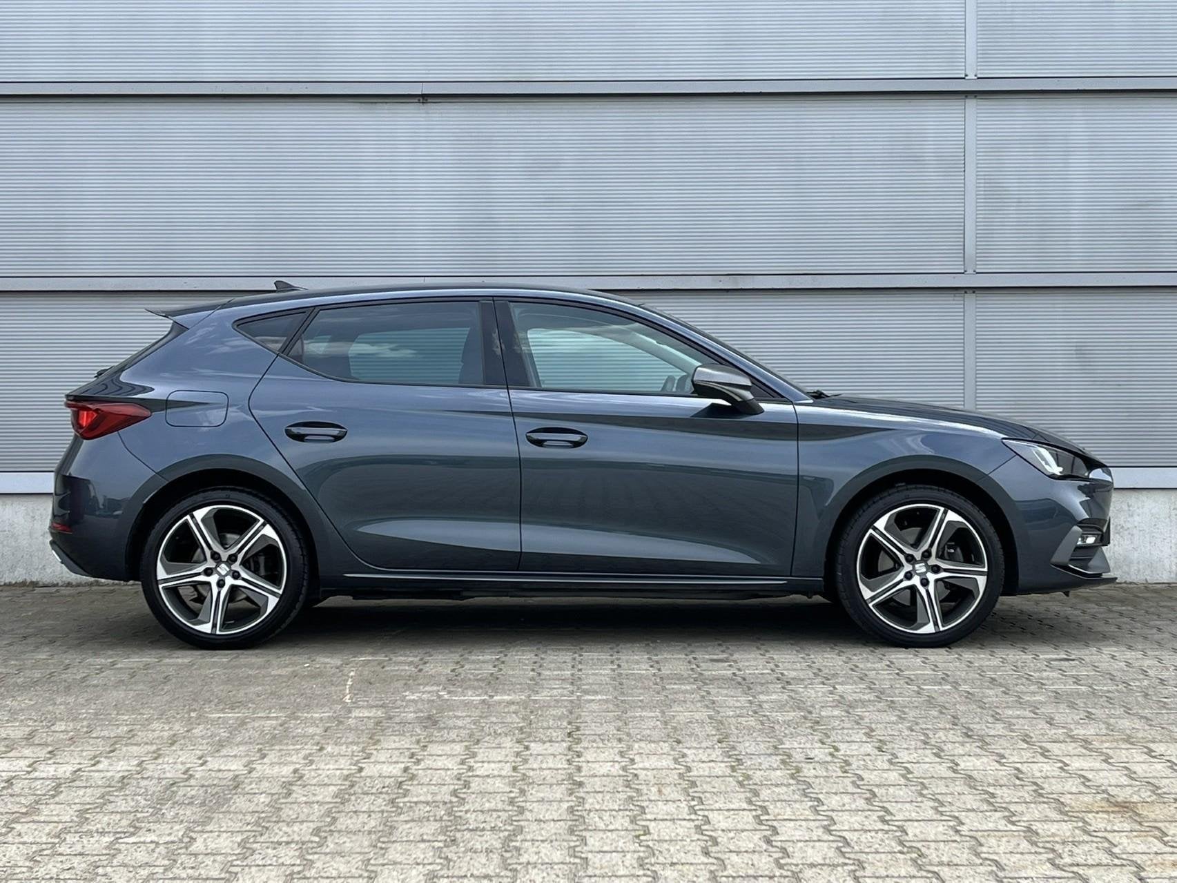 SEAT Leon 1.4 TSI eHybrid 204pk DSG PHEV FR Business Intense, 12 maanden, Stof, 4 cilinders, Leon