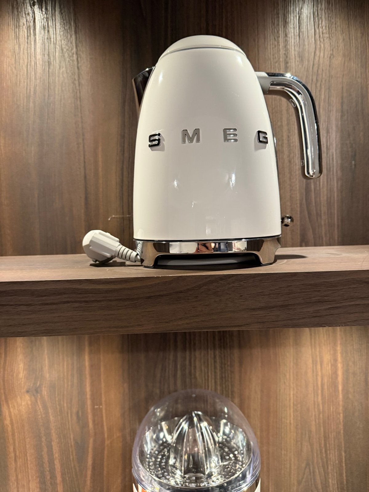 SMEG KLF03WHEU Waterkoker Wit - Retro Jaren '50 Stijl, 1 tot 2 liter, Ophalen of Verzenden, Nieuw, Draadloos