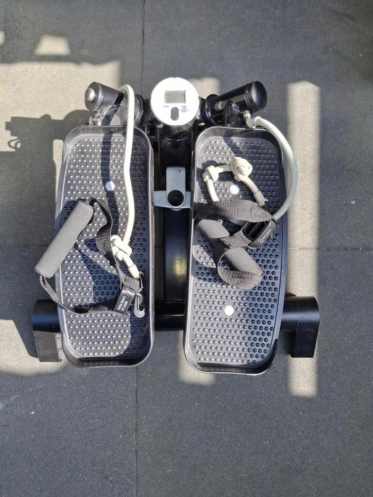 Compacte Stepper met Weerstandsbanden en Display, Sport en Fitness, Fitnessapparatuur, Gebruikt, Stepapparaat, Ophalen of Verzenden