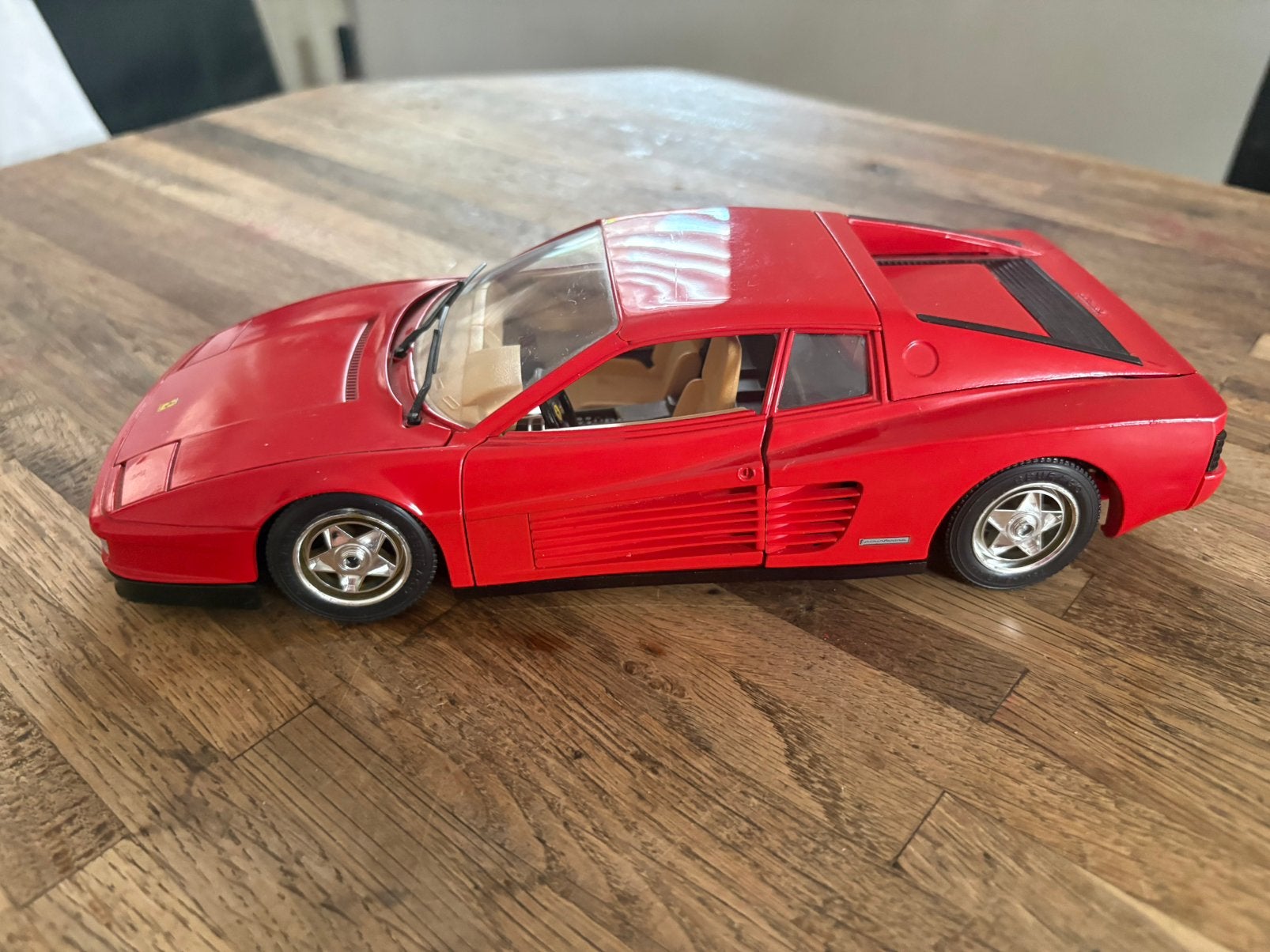 Bburago Ferrari Testarossa 1984, Ophalen, Zo goed als nieuw, Bburago