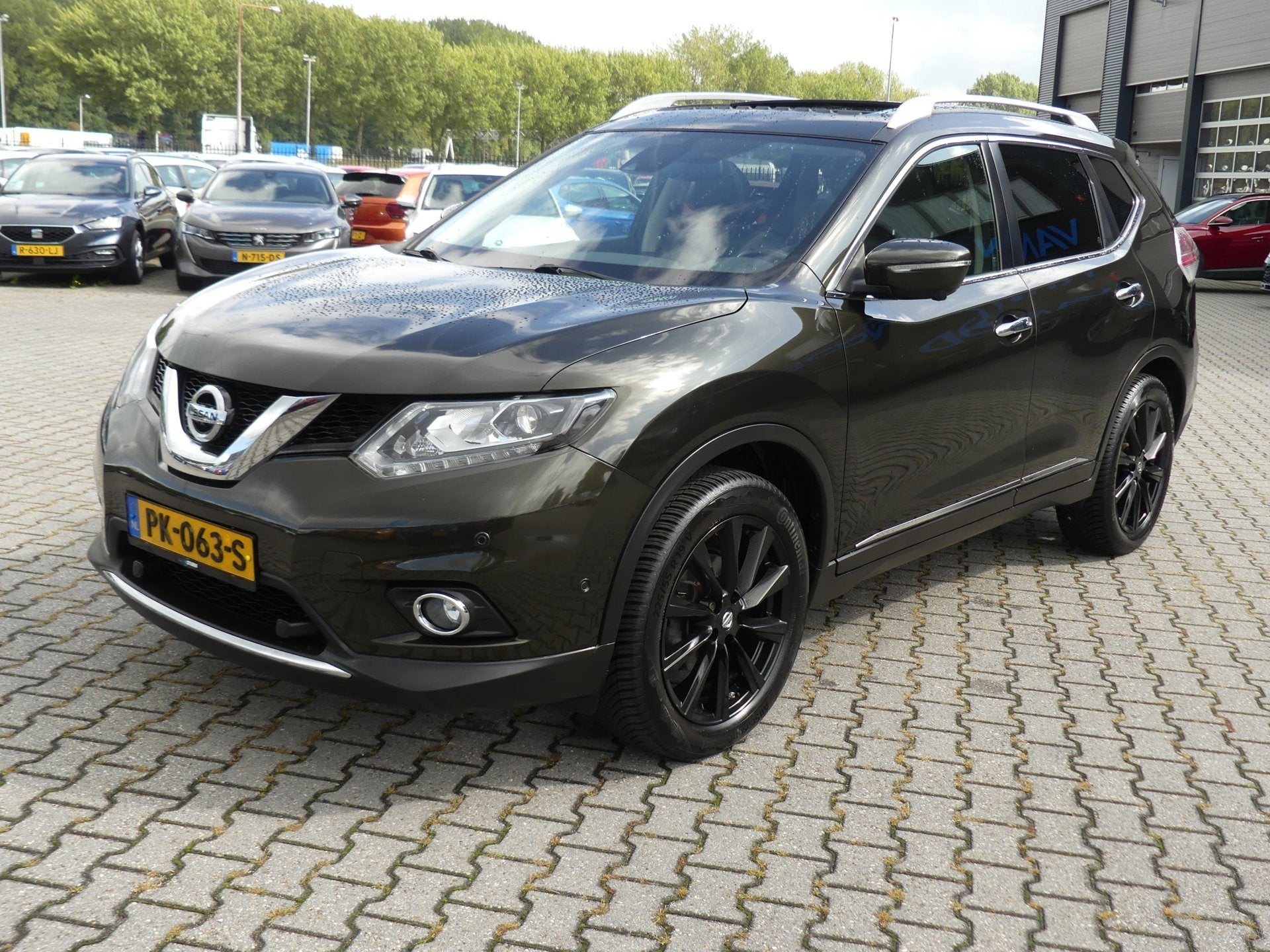 Nissan X-Trail 1.6 DIG-T 163PK Business / PANO / LEDER, Voorwielaandrijving, Dealer onderhouden, 1618 cc, 4 cilinders