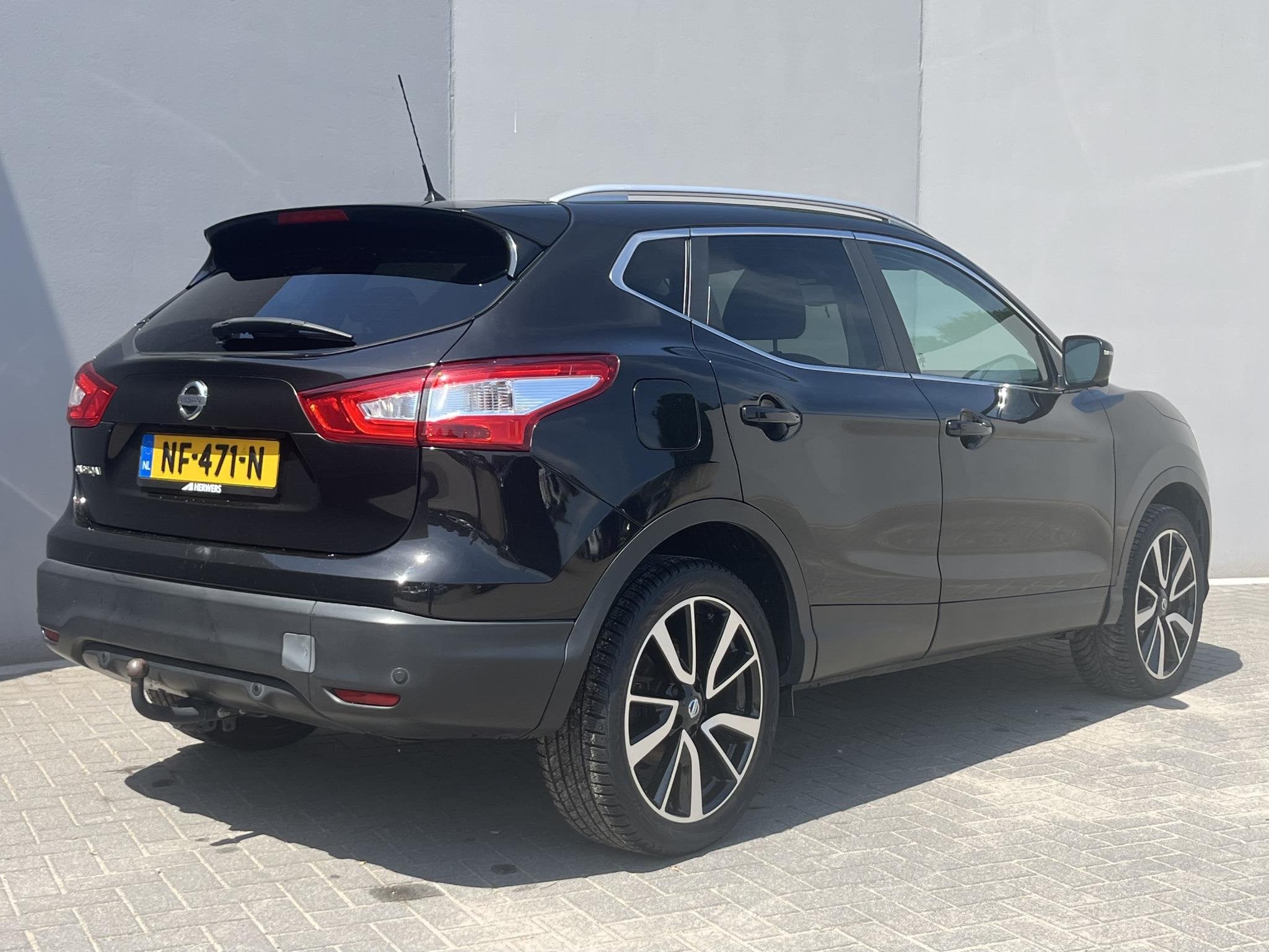 Nissan Qashqai 1.2 Tekna / Trekhaak (1.200KG) / Airco / Pano, Auto's, Voorwielaandrijving, Gebruikt, Euro 6, 4 cilinders