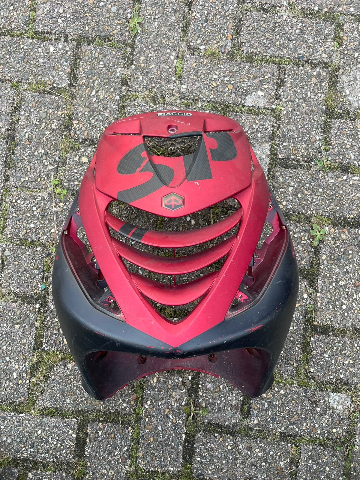 Zip SP kappenset rood met zwart achterkap beschadigd, Ophalen of Verzenden