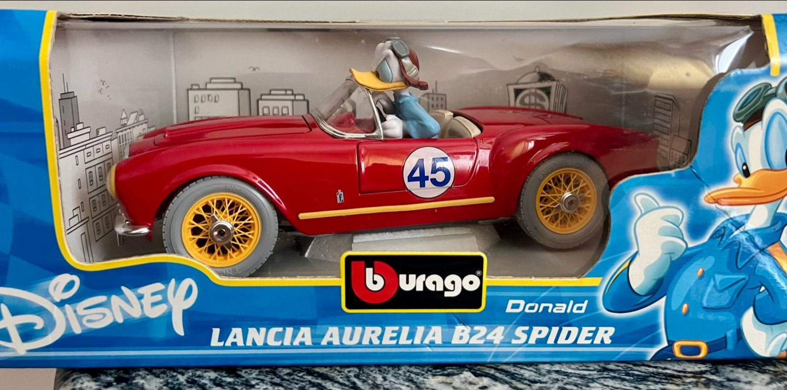 Disney Burago Lancia Aurelia B24 Spider Donald Duck, Ophalen, Donald Duck, Zo goed als nieuw, Beeldje of Figuurtje