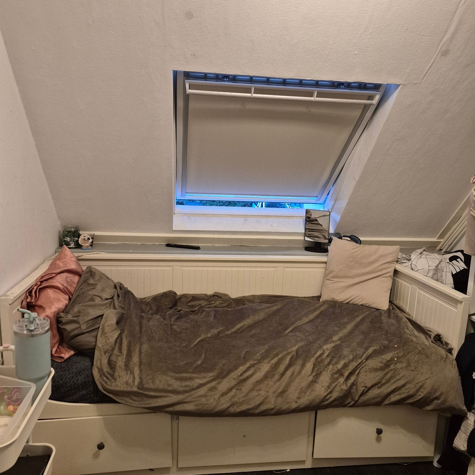 gratis ikea bed met opbergruimte, Gebruikt, Eenpersoons, Wit, Ophalen of Verzenden
