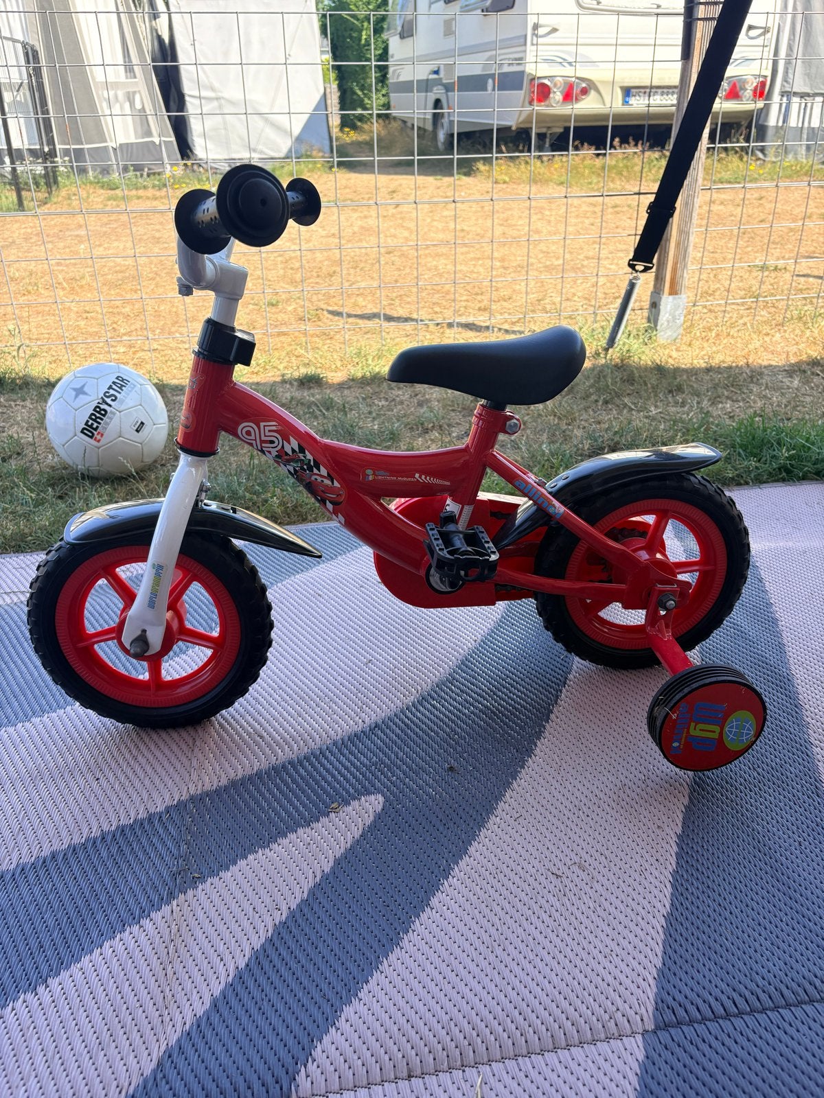 Kinderfiets Cars, Fietsen en Brommers, Fietsen | Kinderfietsjes, Ophalen, Terugtraprem, Zijwieltjes, Minder dan 16 inch