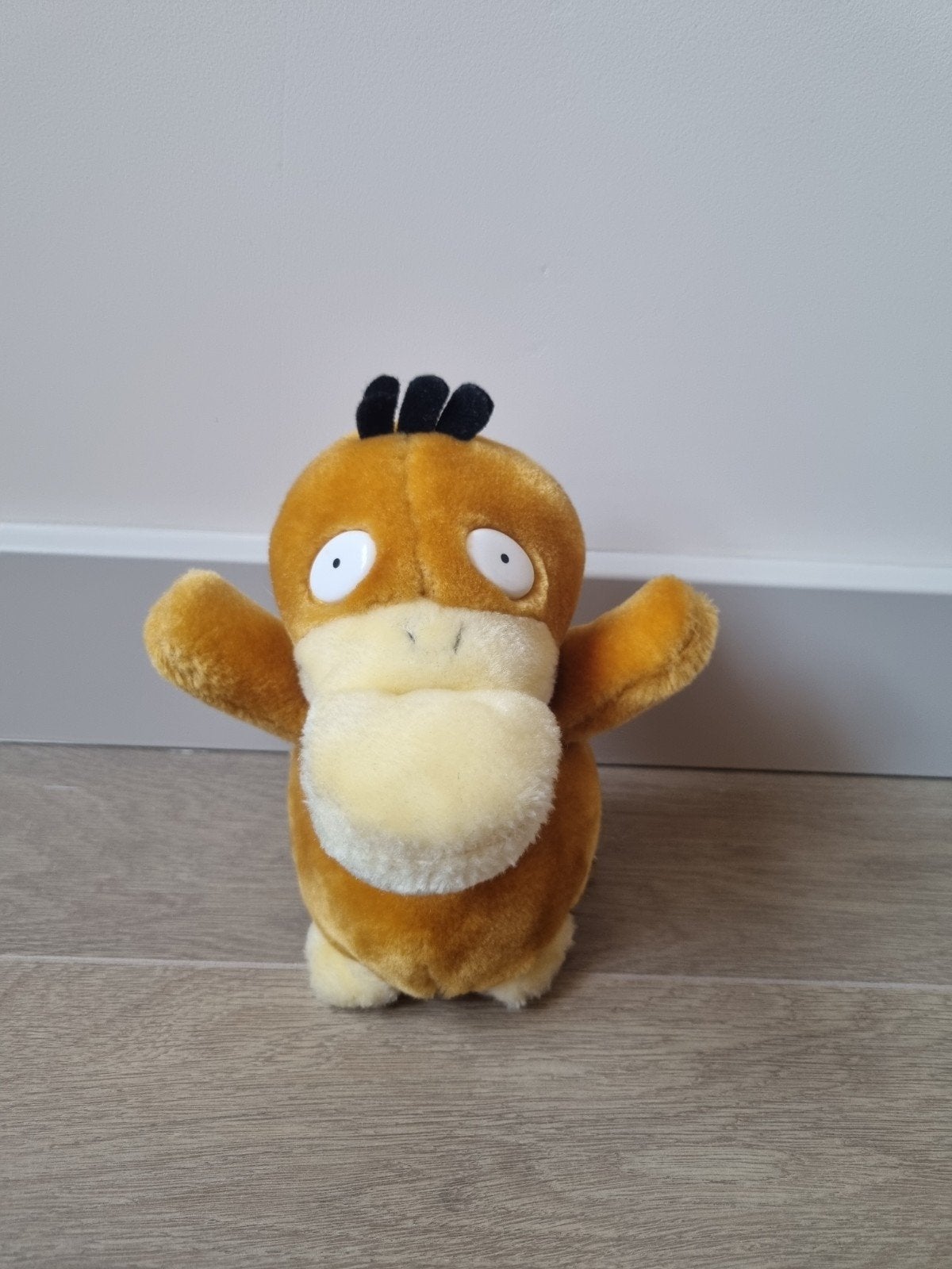 Vintage Pokémon Psyduck Knuffel - Hasbro 1999, Kinderen en Baby's, Gebruikt, Geel, Ophalen of Verzenden, Met label